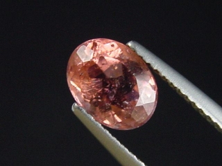 Turmalin rosa 1,52 Ct. Oval 8 x 6 mm Brasilien