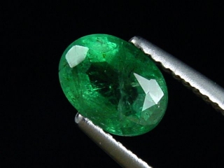 Smaragd 1,24 Ct. feines Grün 7,5 x 5,5 mm Oval Kolumbien