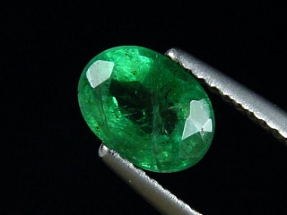 Smaragd 1,24 Ct. feines Grün 7,5 x 5,5 mm Oval Kolumbien