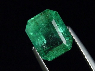 Emerald 3,38 Ct. fine green octagon