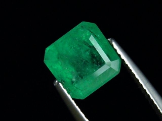 Emerald 2,46 Ct. fine green octagon