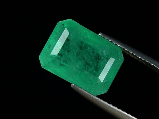 Emerald 6,52 Ct. medium green octagon