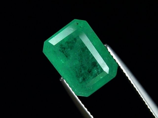 Emerald 6,52 Ct. medium green octagon