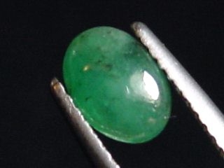Emerald 0,95 Ct. oval cabochon 7 x 5 mm Brazil