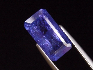 Tansanit 7,02 Ct. feinste Spitzenfarbe 14 x 7,5 mm Oktagon