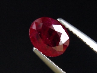 Ruby 1,60 Ct. heated oval - Markara, India