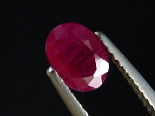 Ruby 1,07 Ct. heated oval - Markara, India