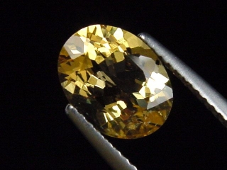 Golden Beryl 1,85 Ct. oval Brazil