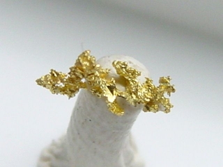 Gold crystalline 6,5 mm Brusson, Val d'Aosta, Italy
