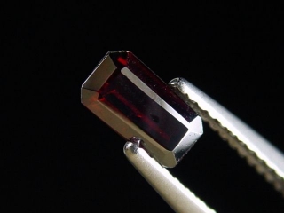 Rutile 0,67 Ct. rust red faceted - Minas Gerais, Brazil