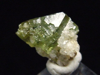 Demantoid Granat Stufe 9 mm Erongo, Namibia