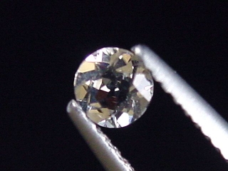 Sanidine 0,24 Ct. round faceted - Volkesfeld, Eifel, Germany