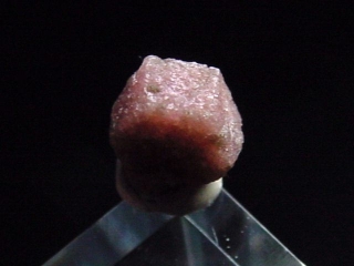 Bixbit / roter Beryll Kristall 4,5 mm - Topaz mtn., Utah, USA