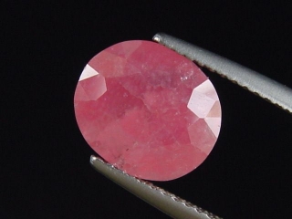 Rhodonit 3,92 Ct. Oval - Minas Gerais, Brasilien