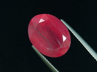 Rhodochrosit 12,97 Ct. Oval facettiert - Minas Capiniatas, Argentinien