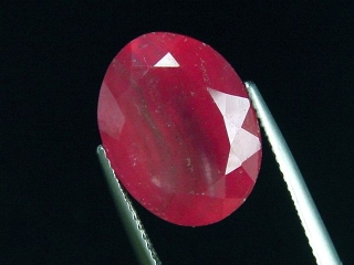 Rhodochrosit 12,97 Ct. Oval facettiert - Minas Capiniatas, Argentinien