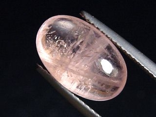 Morganit 5,49 Ct. Oval Cabochon 14 x 9 mm Brasilien