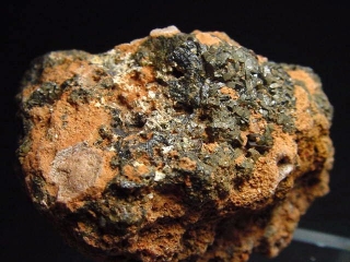 Mottramite specimen 35 mm - Tsumeb, Otavi, Namibia