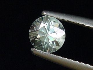 Bright Blue Zircon / Starlite 0,95 Ct. fine diamond cut