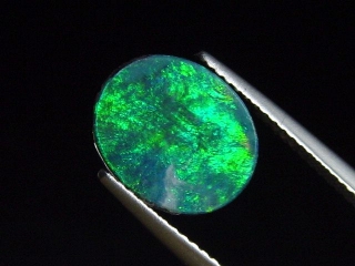 Opal 2,23 Ct. oval cabochon - Australia