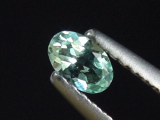 Vanadium Beryl 0,15 Ct. oval - Minas Gerais, Brazil