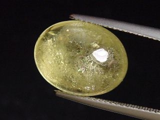 Golden Beryl 8,87 Ct. 15 x 11,5 mm oval cabochon
