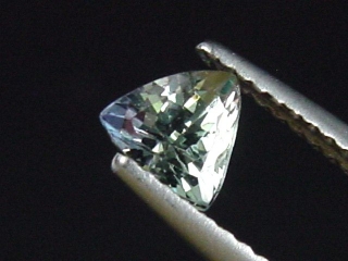 Zoisite / Tanzanite 0,82 Ct. bicolor natural - Merelani, Tanzania
