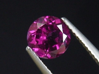 Rhodolite Garnet 1,50 Ct. fine purple round