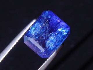 Tanzanite 6,37 Ct. vibrant finest color octagon cut