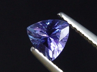 Tanzanite 1,04 Ct. trillion - finest blue violet