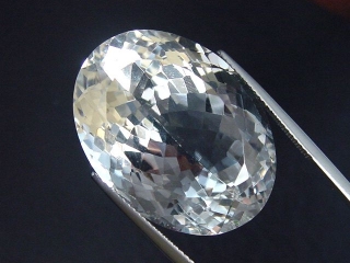 Clear Quartz 55,61 Ct. oval cut