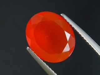 Karneol 3,75 Ct. leuchtendes orangerot 12 x 10 mm Oval Indien
