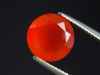 Carnelian 3,04 Ct. glowing orangered round India