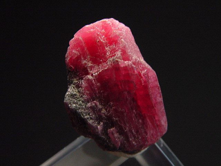 Rhodonite crystal 24 mm cherry red - Morro da Mina, Brazil
