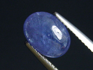 Tanzanite 2,32 Ct. oval cabochon