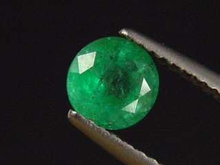 Smaragd 0,83 Ct. feines Grün 6 mm Rund Kolumbien