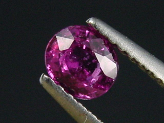 Ruby 0,68 Ct. oval 5,5 x 4,5 mm Sri Lanka