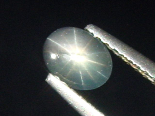 12-strahliger Sternsaphir 0,86 Ct. feiner Stern - sehr selten