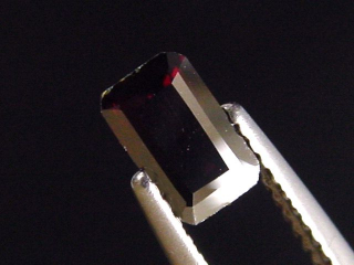 Rutile 0,79 Ct. rust red faceted - Minas Gerais, Brazil