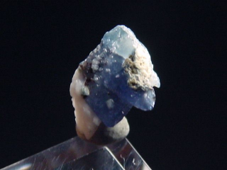 Benitoite crystal 8,5 mm - San Benito Co., California, USA