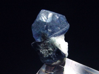 Benitoite crystal 8,5 mm - San Benito Co., California, USA