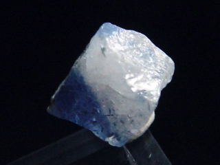 Benitoite 7 mm - San Benito Co., California, USA