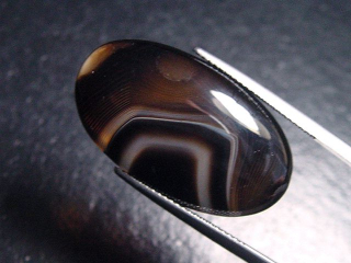 Achat 24,80 Ct. gebändert - Oval Cabochon Brasilien