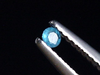 Hauyn / Hauynit 2 mm Rund - Ettringen, Eifel, Deutschland