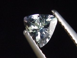 Zoisit 0,63 Ct. seltene Naturfarbe - Merelani, Tansania