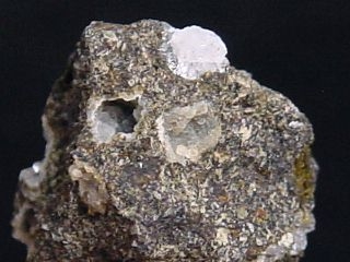 Chabazite - Ca specimen 13 mm - Ikutsuki-Jima, Japan