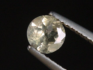 Leucite 0,61 Ct. round faceted Italy