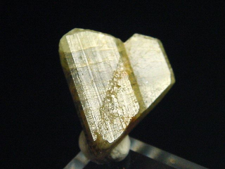 Chrysoberyl crystal twin 16,5 mm - Rio das Pratinhas, Bahia, Brazil