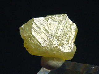 Chrysoberyl crystal twin 10 mm - Rio das Pratinhas, Bahia, Brazil