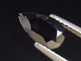 Tantalit 1,95 Ct. Tropfen facettiert selten - Parelhas, Rio Grande do Norte, Brasilien